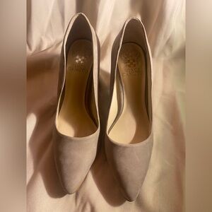 Vince Camuto pumps